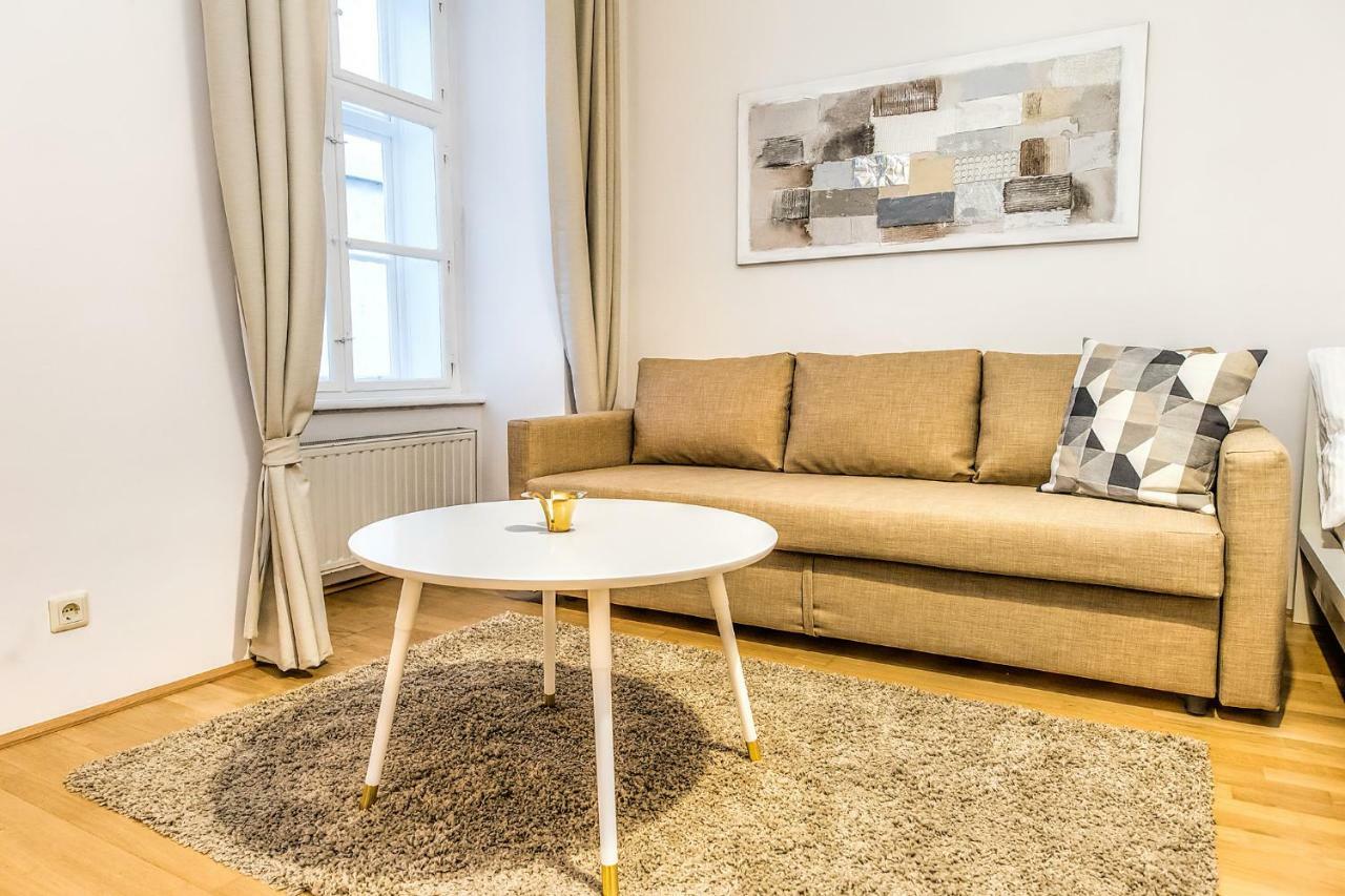 Beautiful City Apartment At Famous Ballgasse Vienna Exterior photo