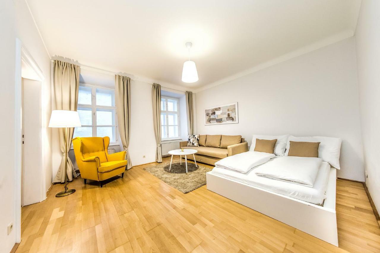 Beautiful City Apartment At Famous Ballgasse Vienna Exterior photo